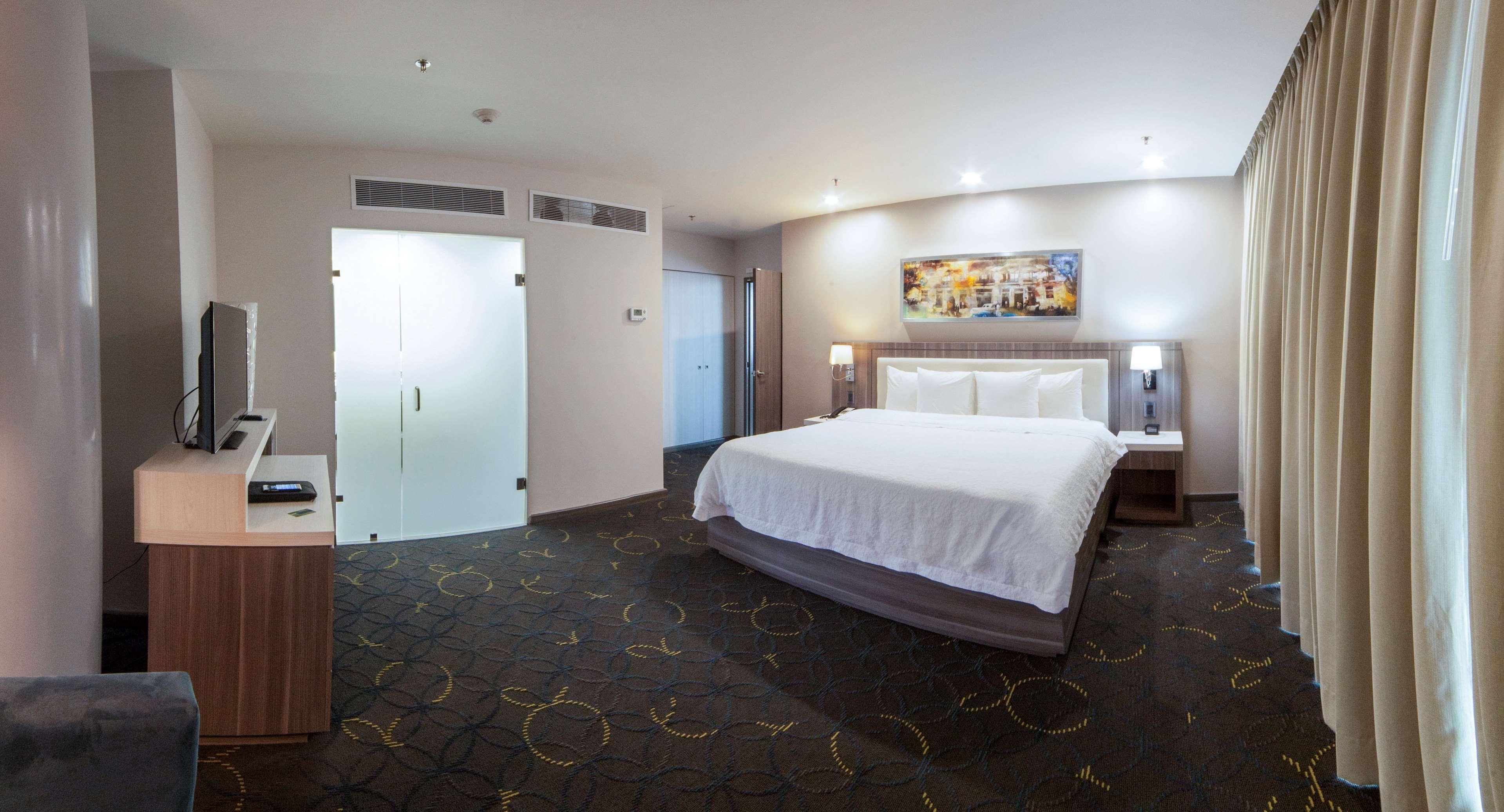 1 Bedroom, Master, Suite, King Bed