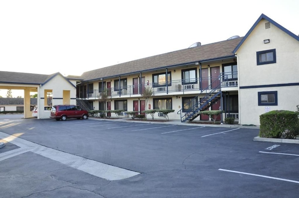 Luxury Inn 29/44