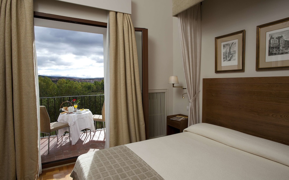 Parador De Teruel 5/28