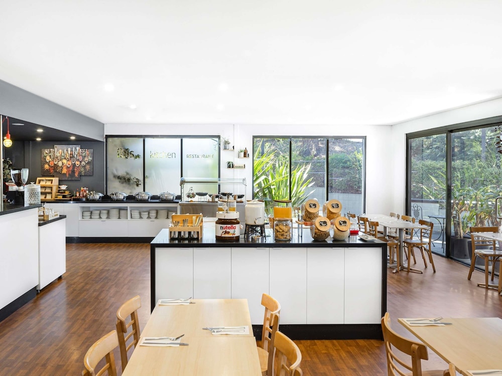IBIS SYDNEY THORNLEIGH 49/62