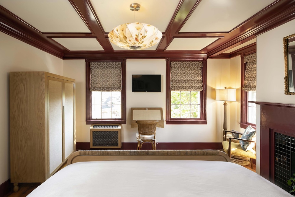 Life House, Nantucket 37/62