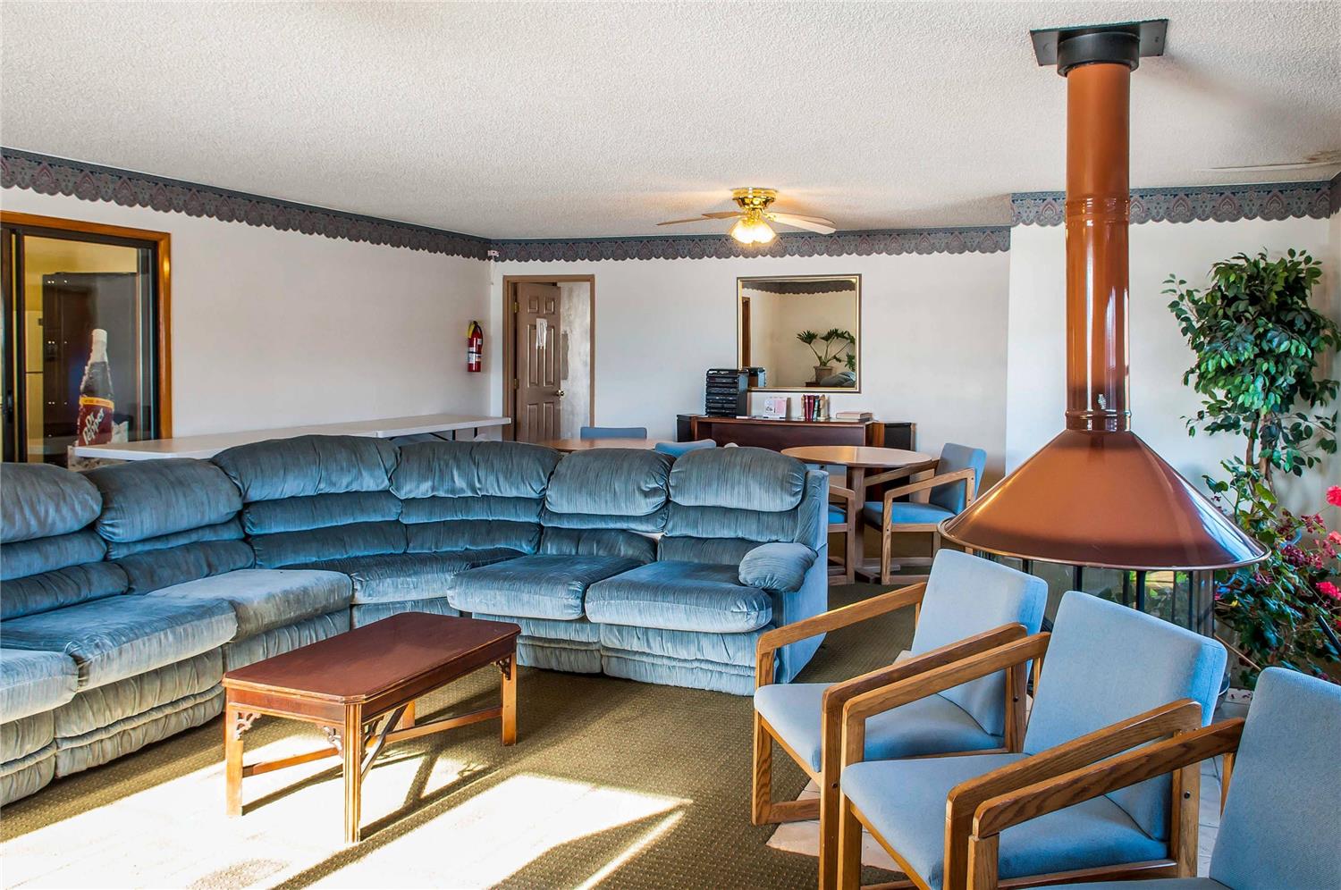 Econo Lodge Eagle Nest 20/25