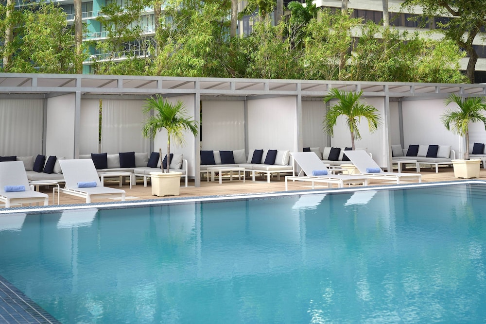 Courtyard Miami Coconut Grove Hotel 2/53