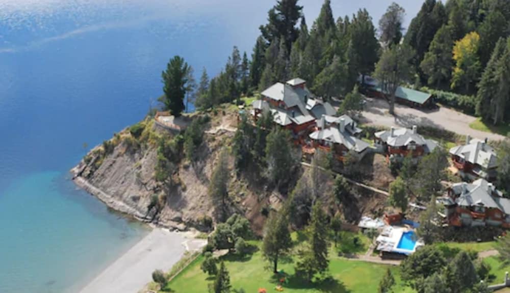 Charming Luxury Lodge and Private Spa 70/74