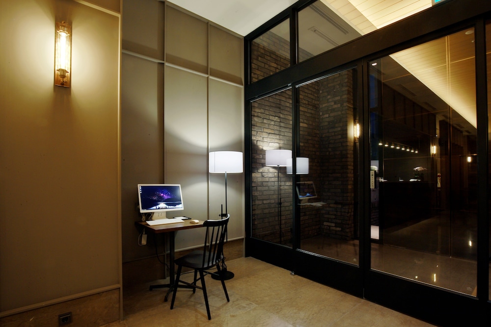 Hotel East9 57/69