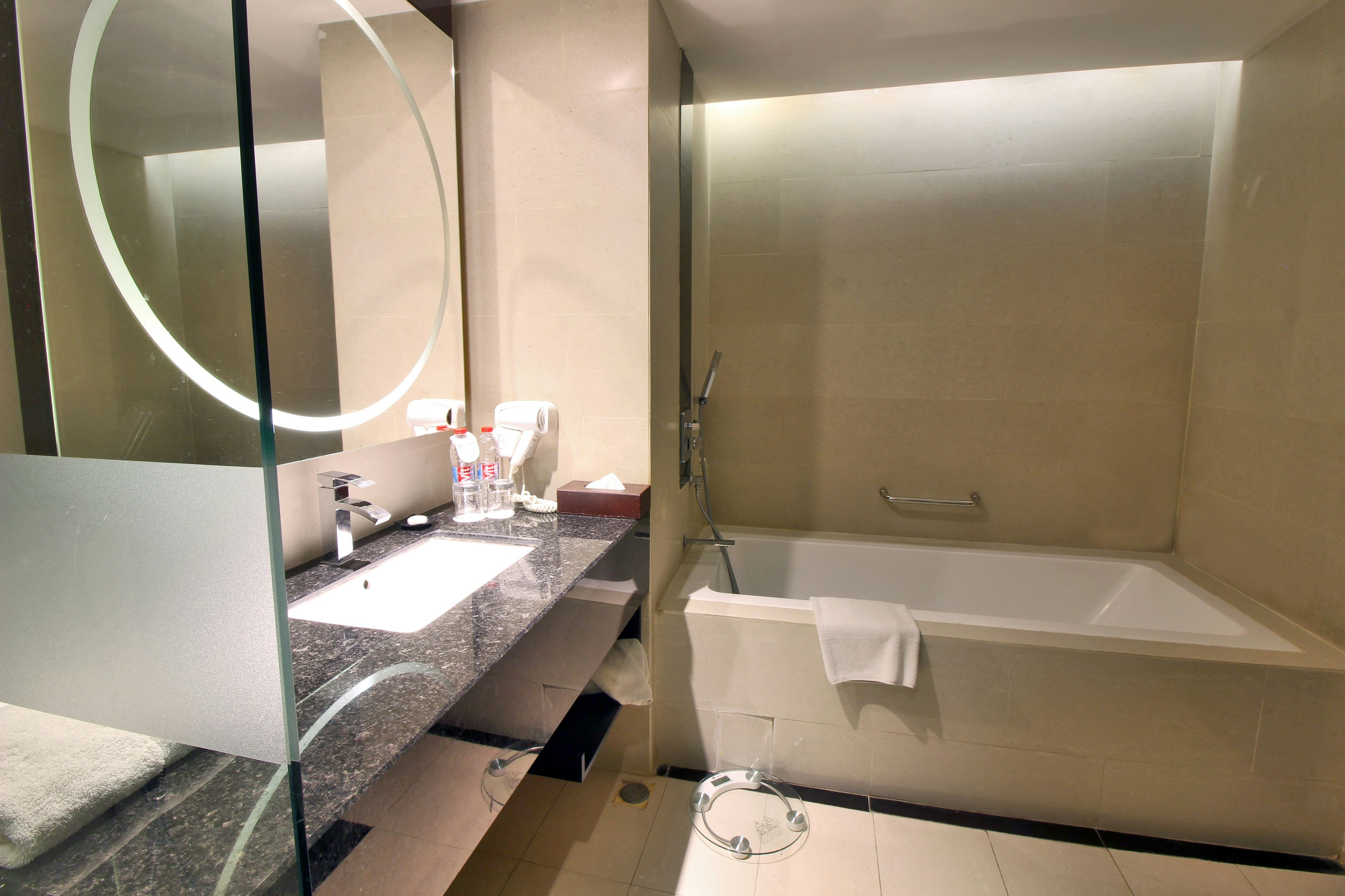 SWISS-BELHOTEL HARBOUR BAY 80/81