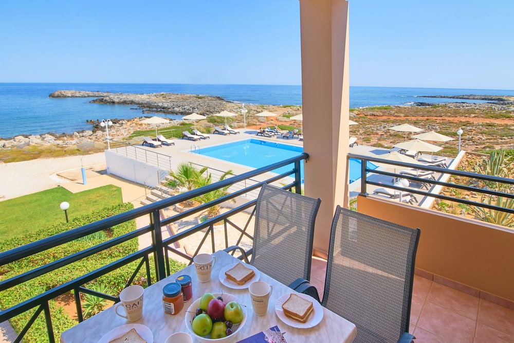 Nanakis Beach Apartments 12/36