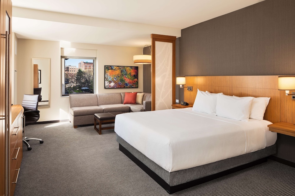 Hyatt Place Knoxville/Downtown 15/72