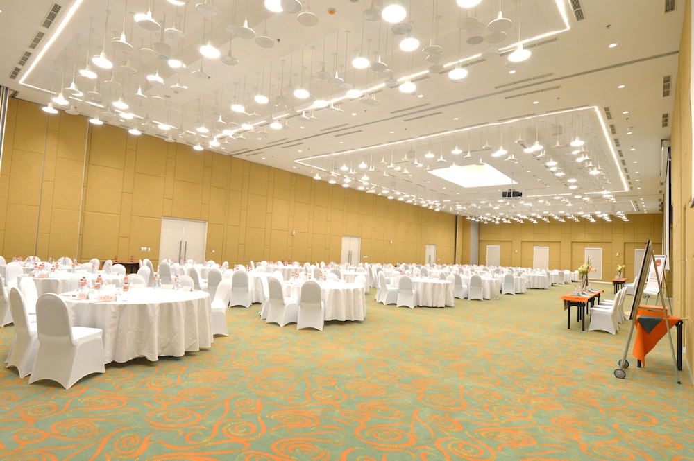 Harris Hotel And Conventions Denpasar Bali 61/66