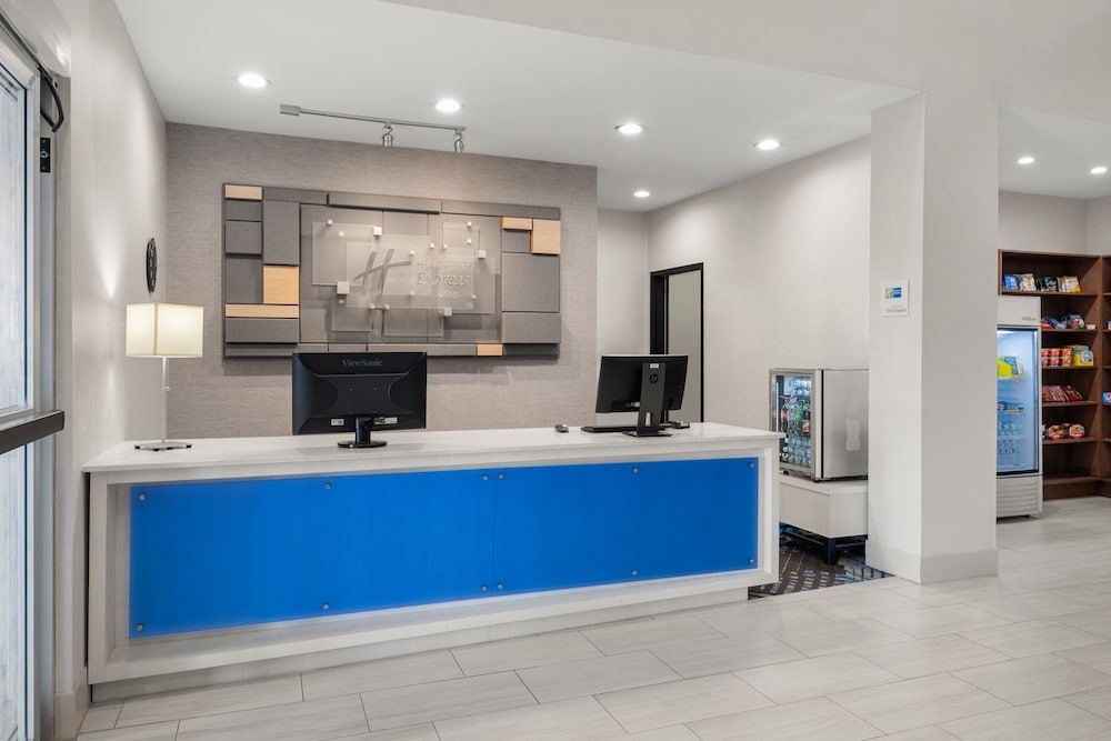 Holiday Inn Express Suites Graham 7/50