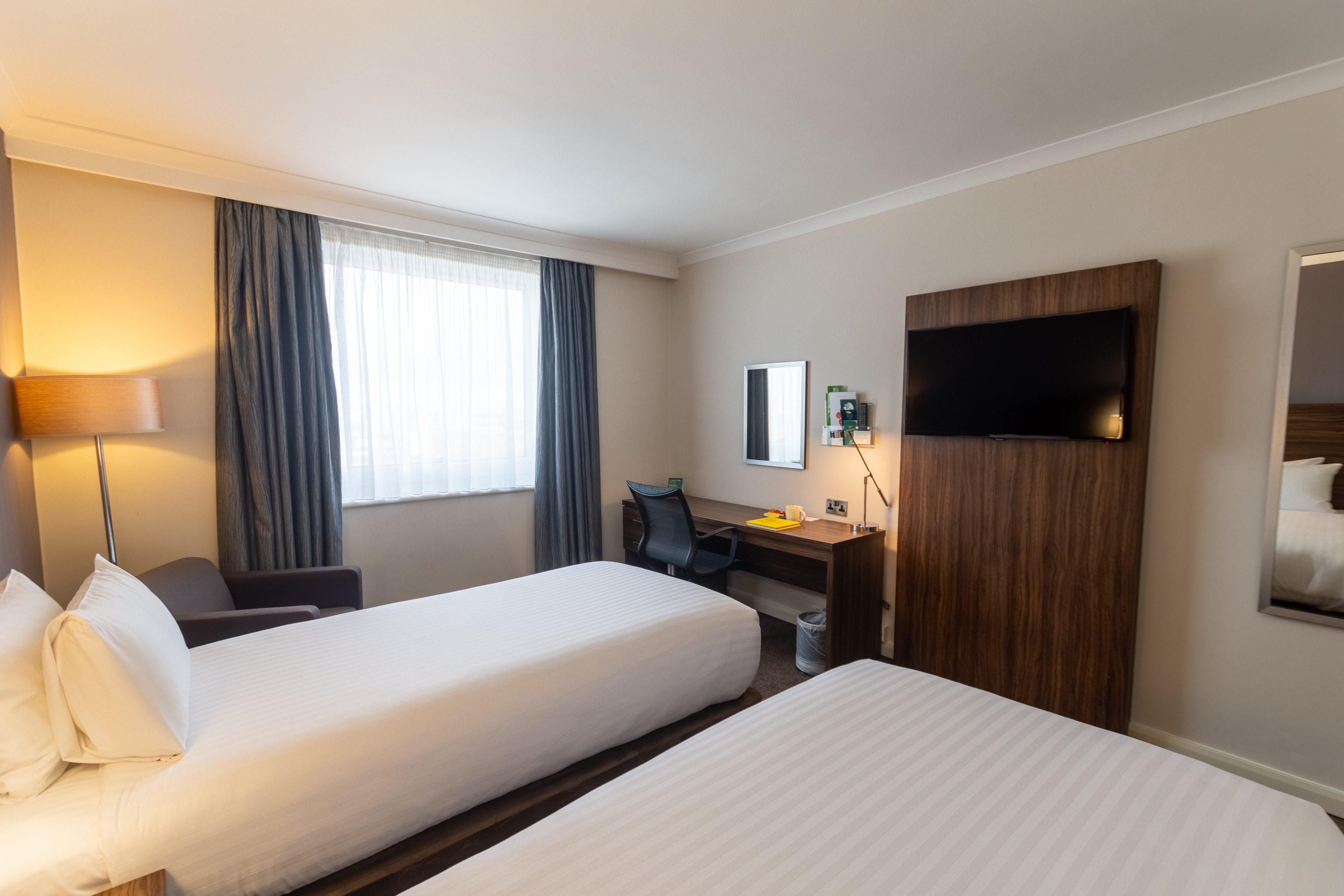 HOLIDAY INN LIVERPOOL 11/50