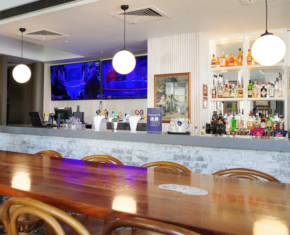 Crown Hotel Surry Hills 48/58
