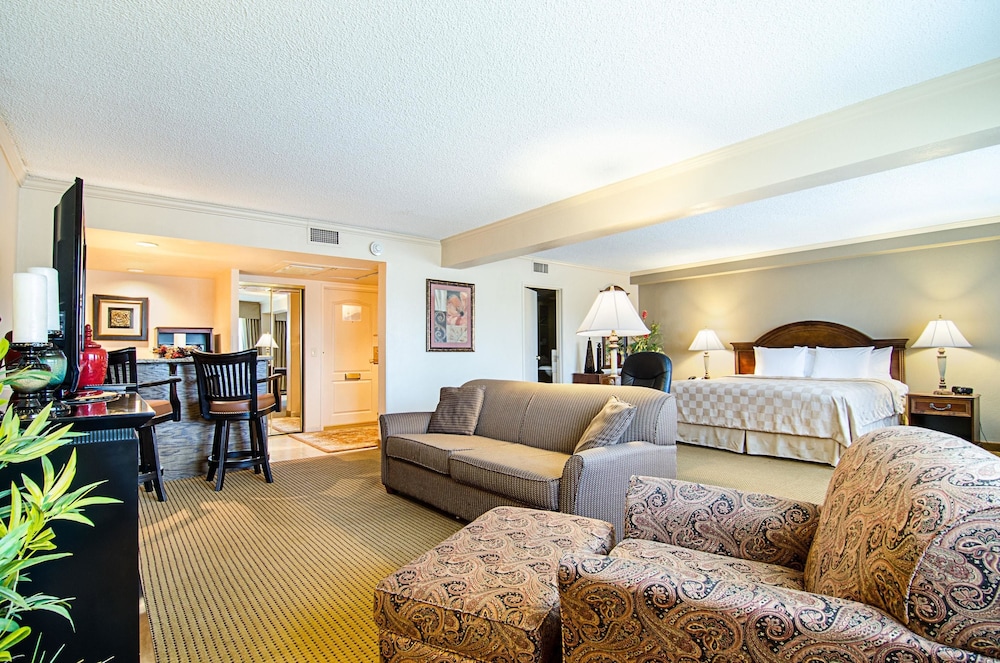 Clarion Inn Garden City, KS 34/60