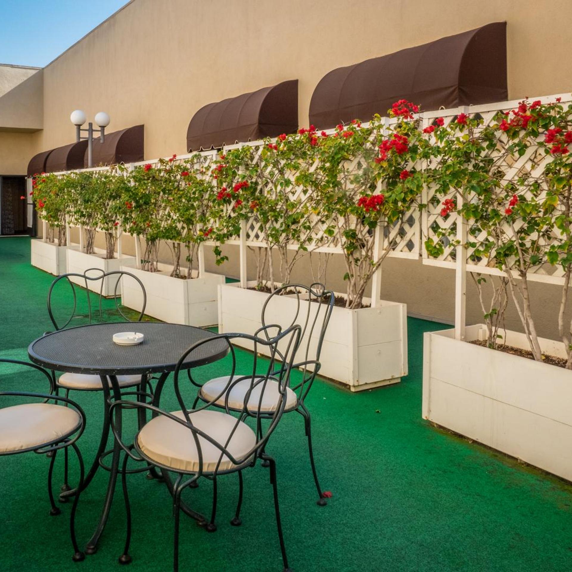 Olyver Hotel 25/25