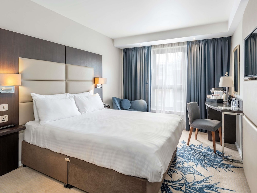 Mercure Edinburgh Haymarket 26/76