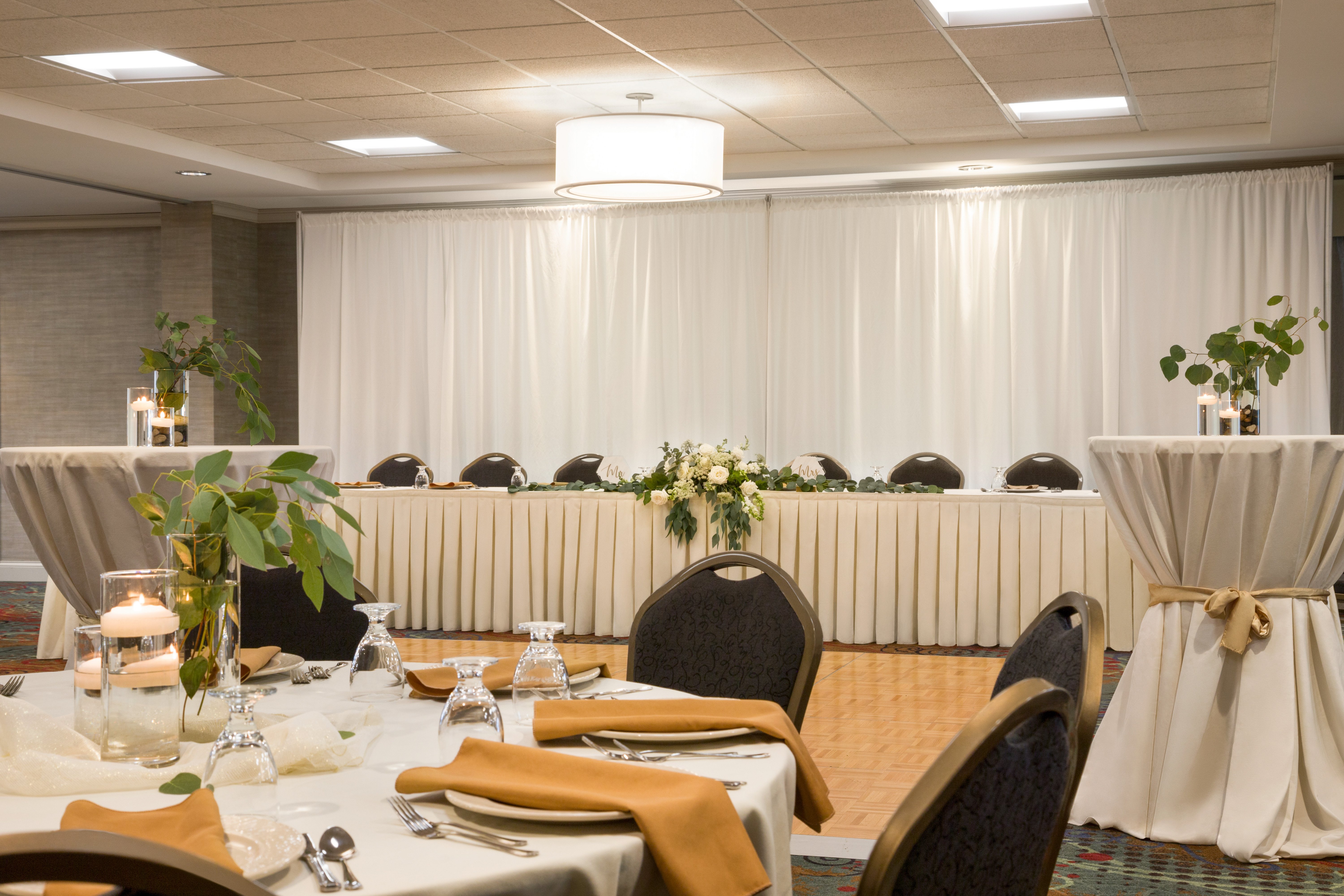 Holiday Inn Hotel Suites Council Bluffs I 29 23/38