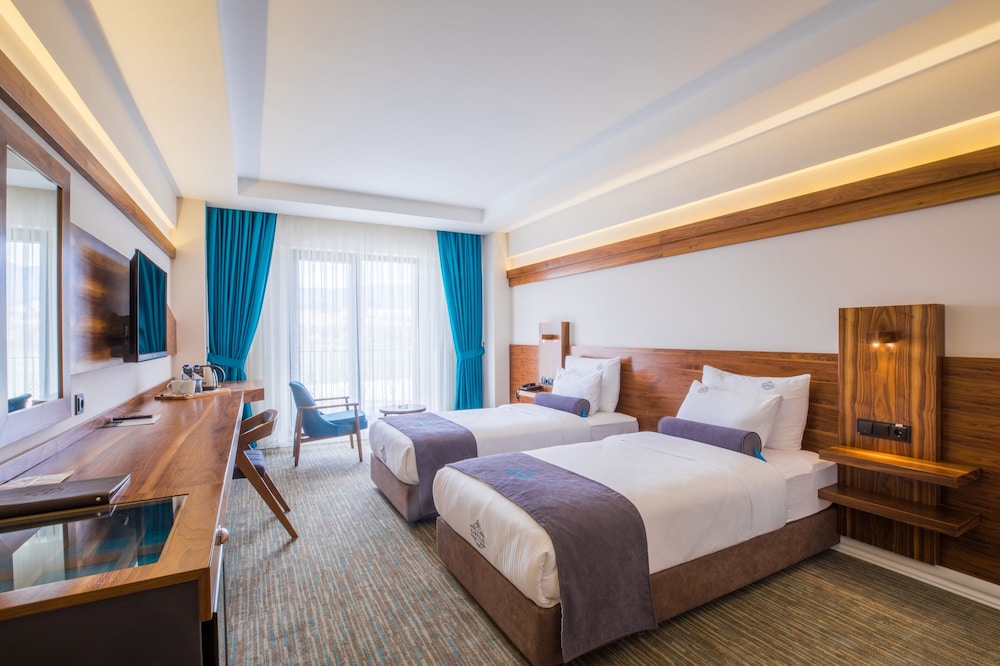 Karpalas City Hotel & Spa 18/70