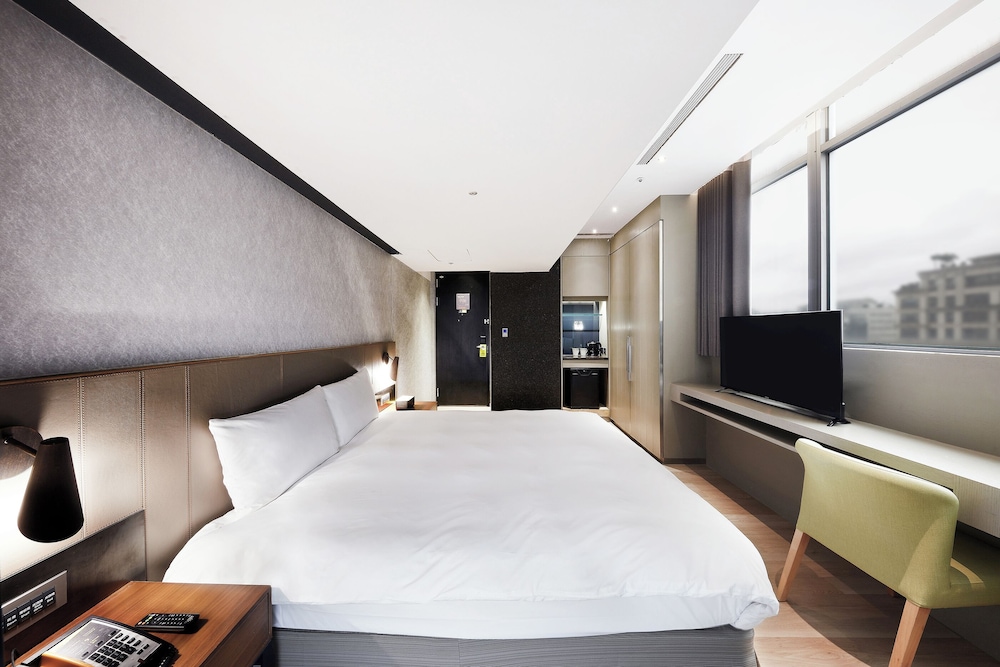 SUPERIOR, DOUBLE BED