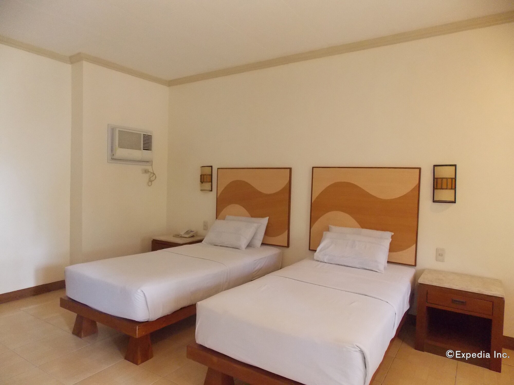 Businessman, Suite, Twin Beds