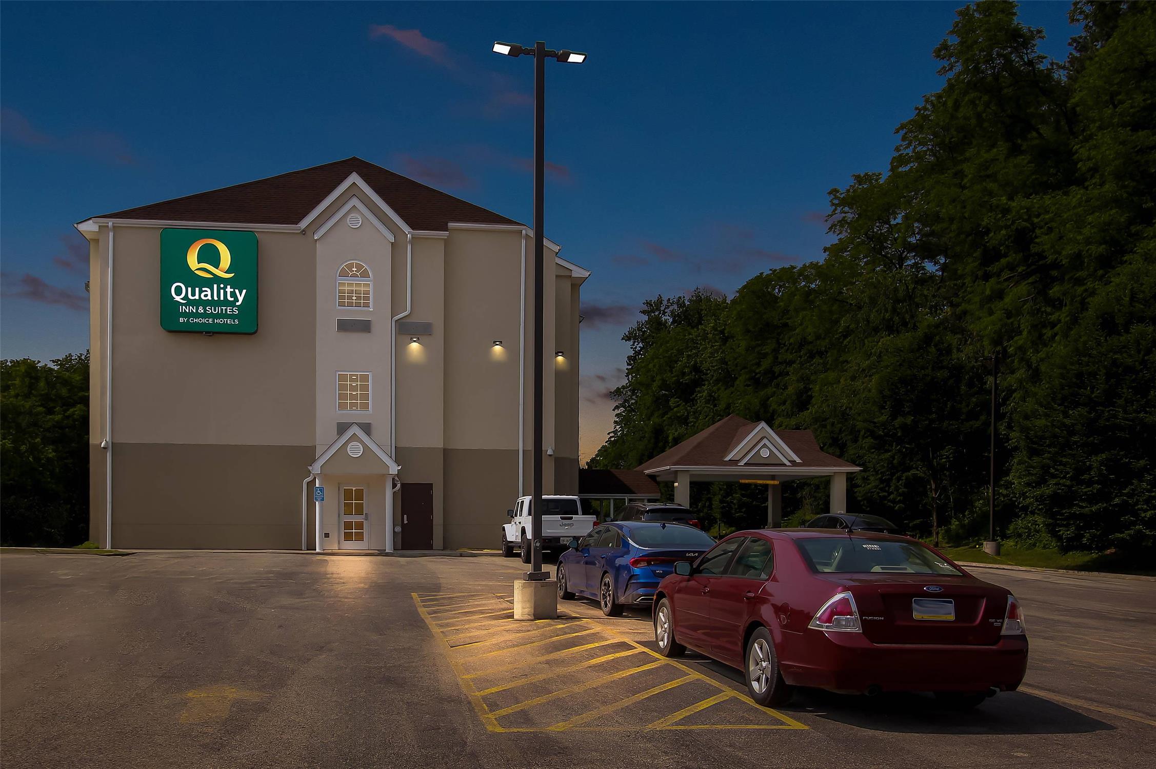 Quality Inn & Suites Washington PA 29/32
