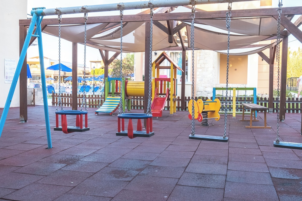 Chrispy Waterpark Resort 52/66