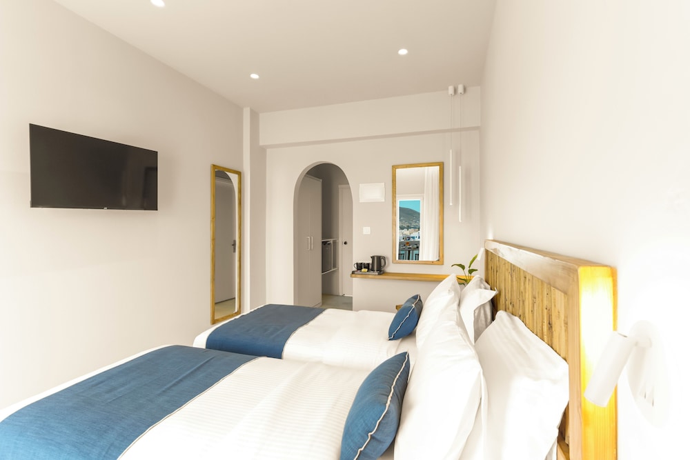 غرفة قياسية بسريرين منفصلين بإطلالة على البحر بشرفة، Pandrossos Hotel 9/10