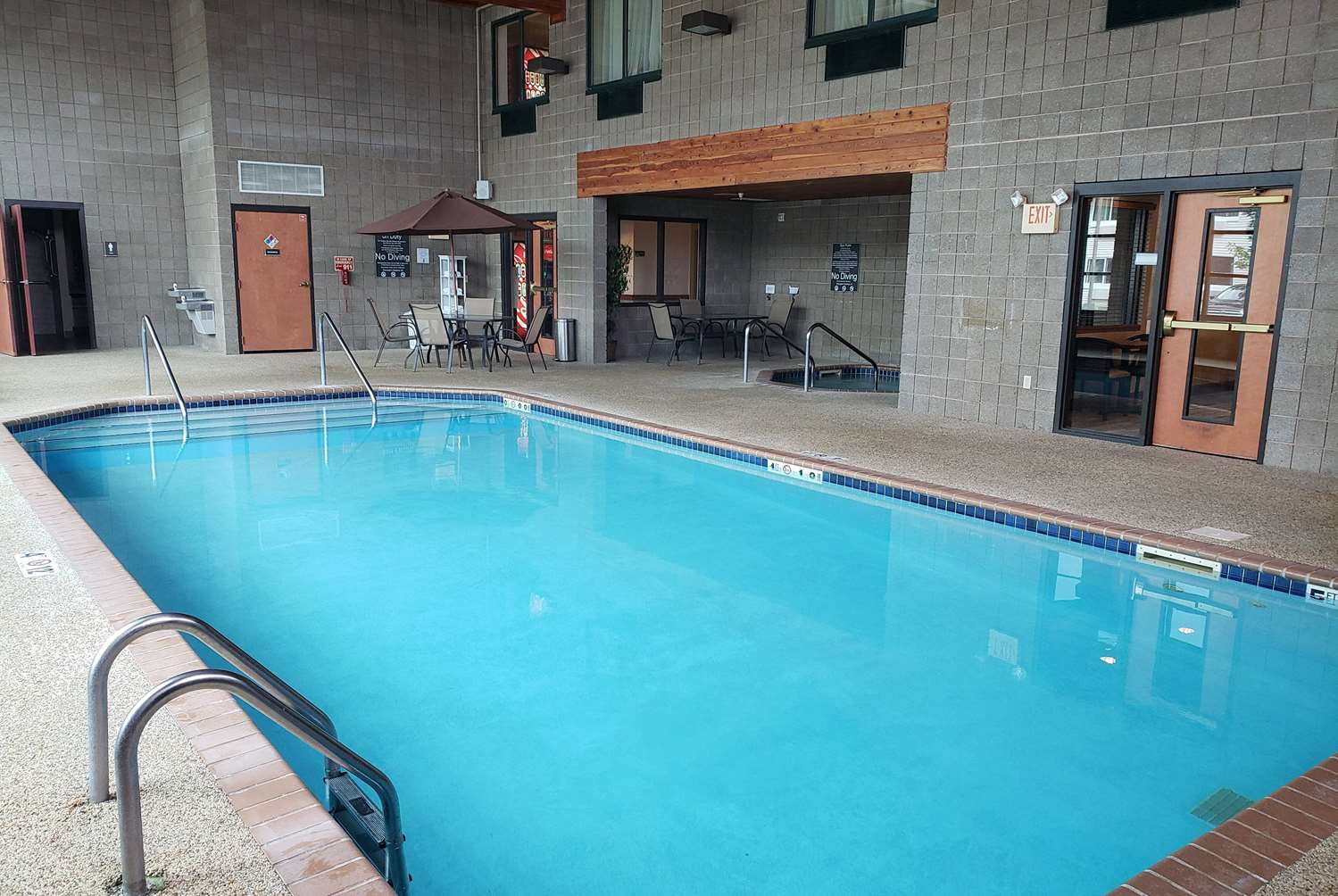 Wingate By Wyndham Coon Rapids 6/12