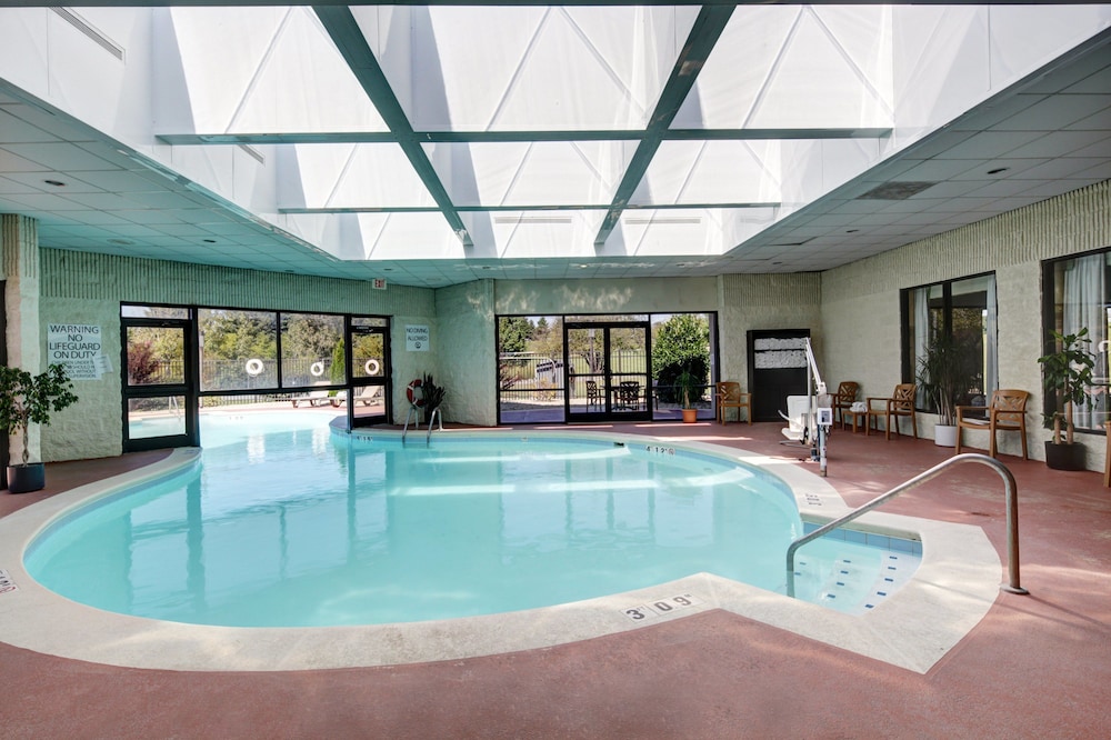 swimming pool spa