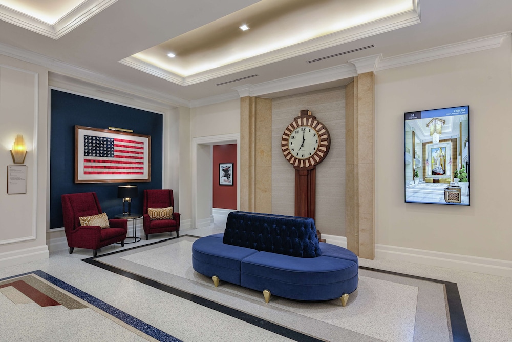 The Higgins Hotel New Orleans, Curio Collection by Hilton 24/77