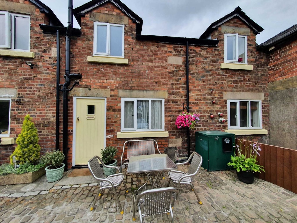 Martin Lane Farm Holiday Cottages 4/50