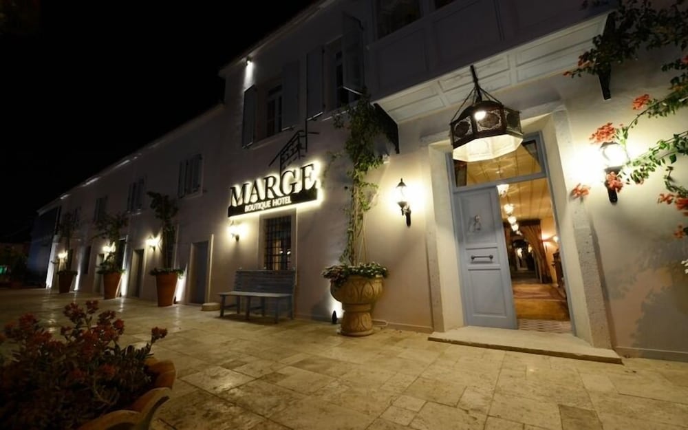Marge Hotel 5/48