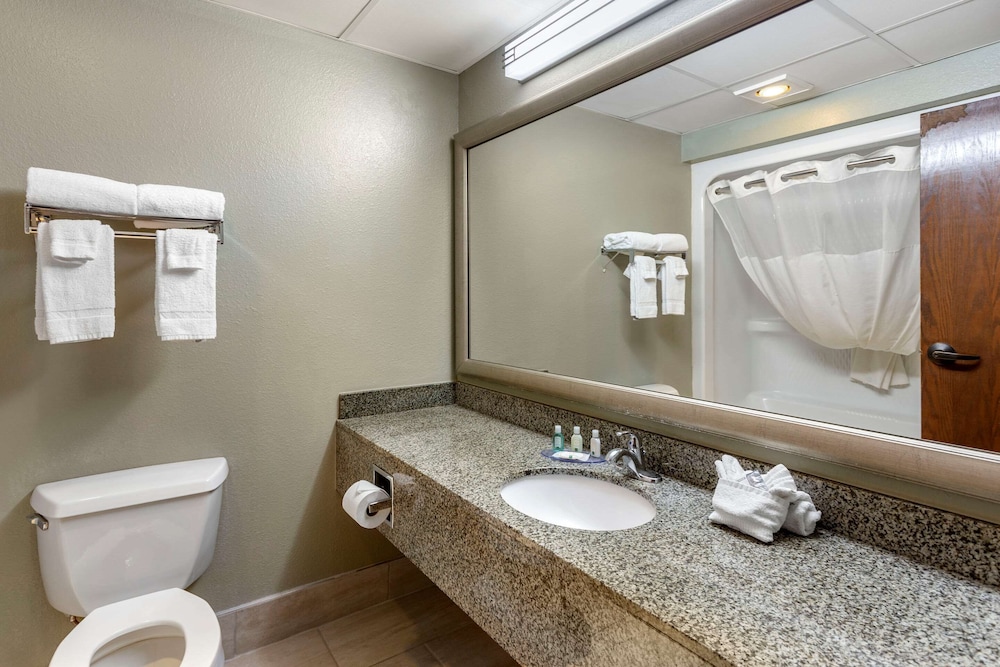 Quality Inn St. Robert - Ft. Leonard Wood 17/40