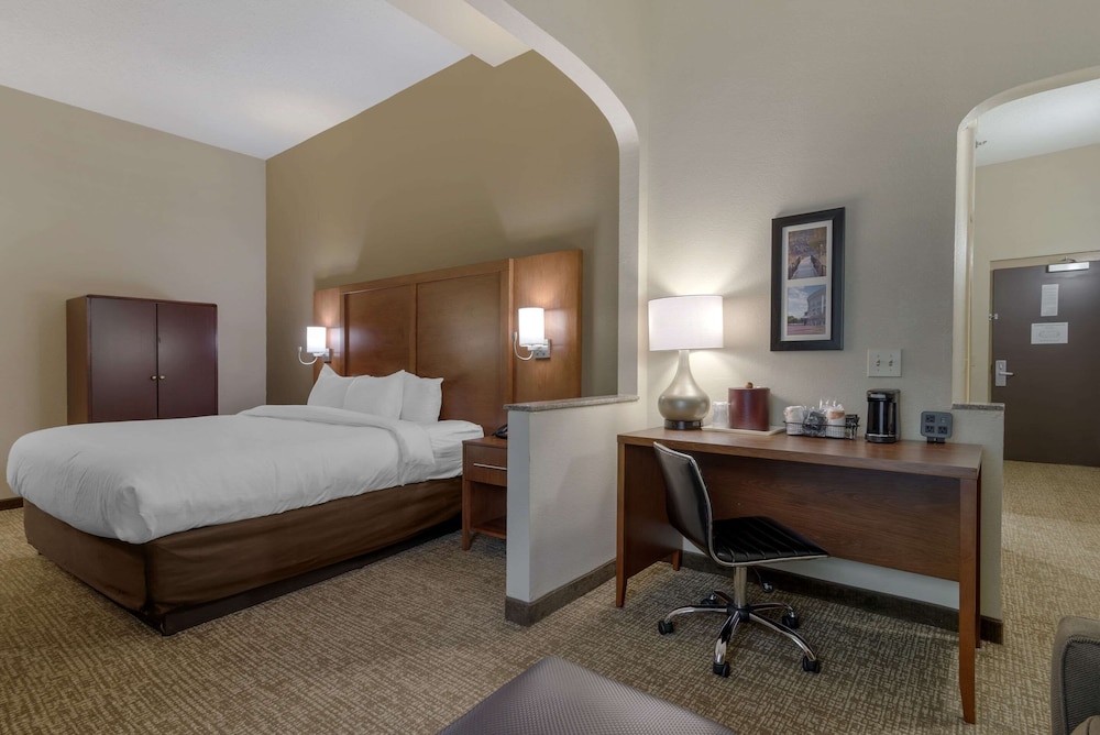 Comfort Suites Columbus State University Area 28/28