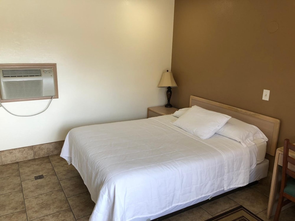 Topper Motel 12/47