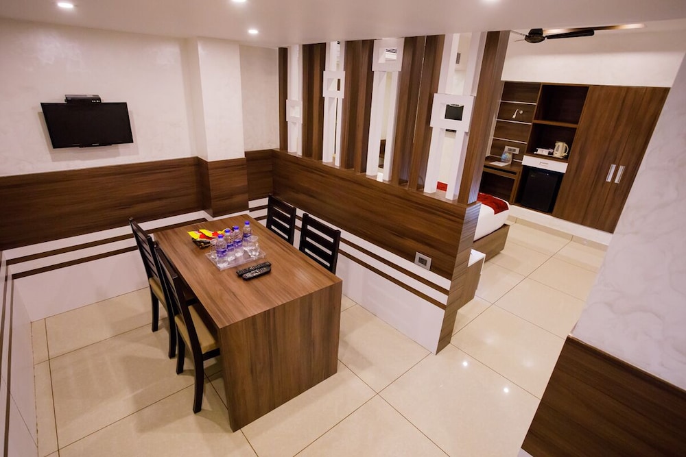 The Renai Cochin 25/43