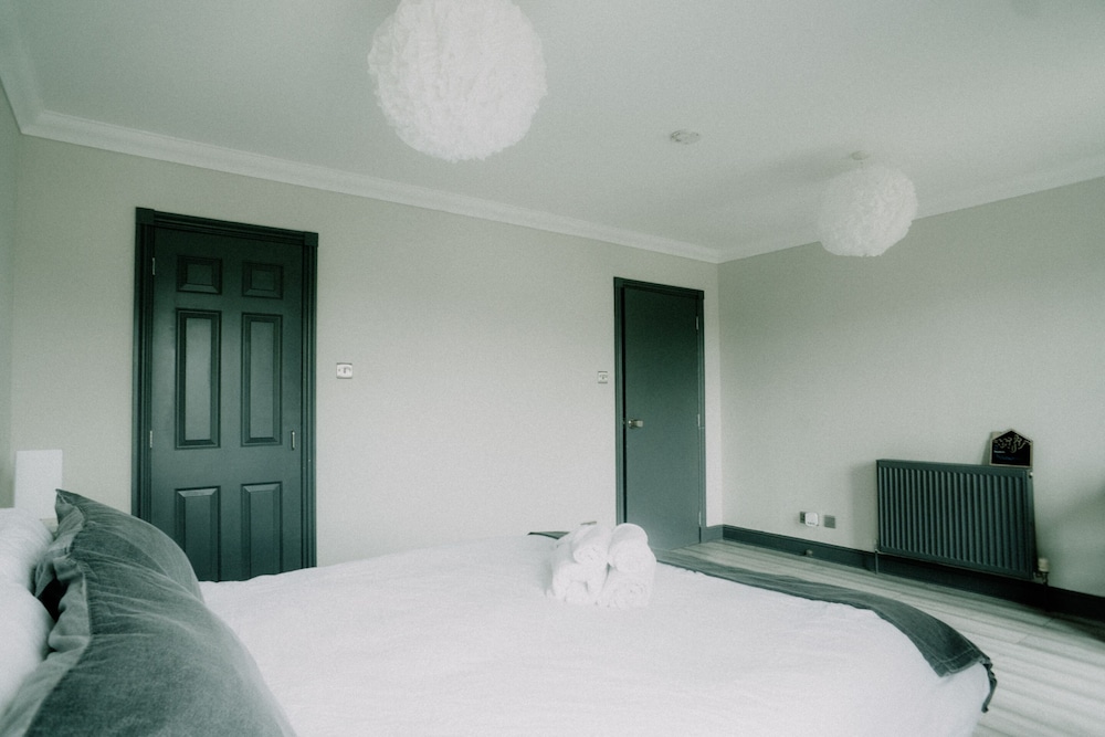 Inverness City Rooms 18/43
