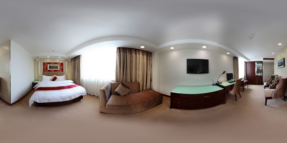 LN New World Hotel 38/46