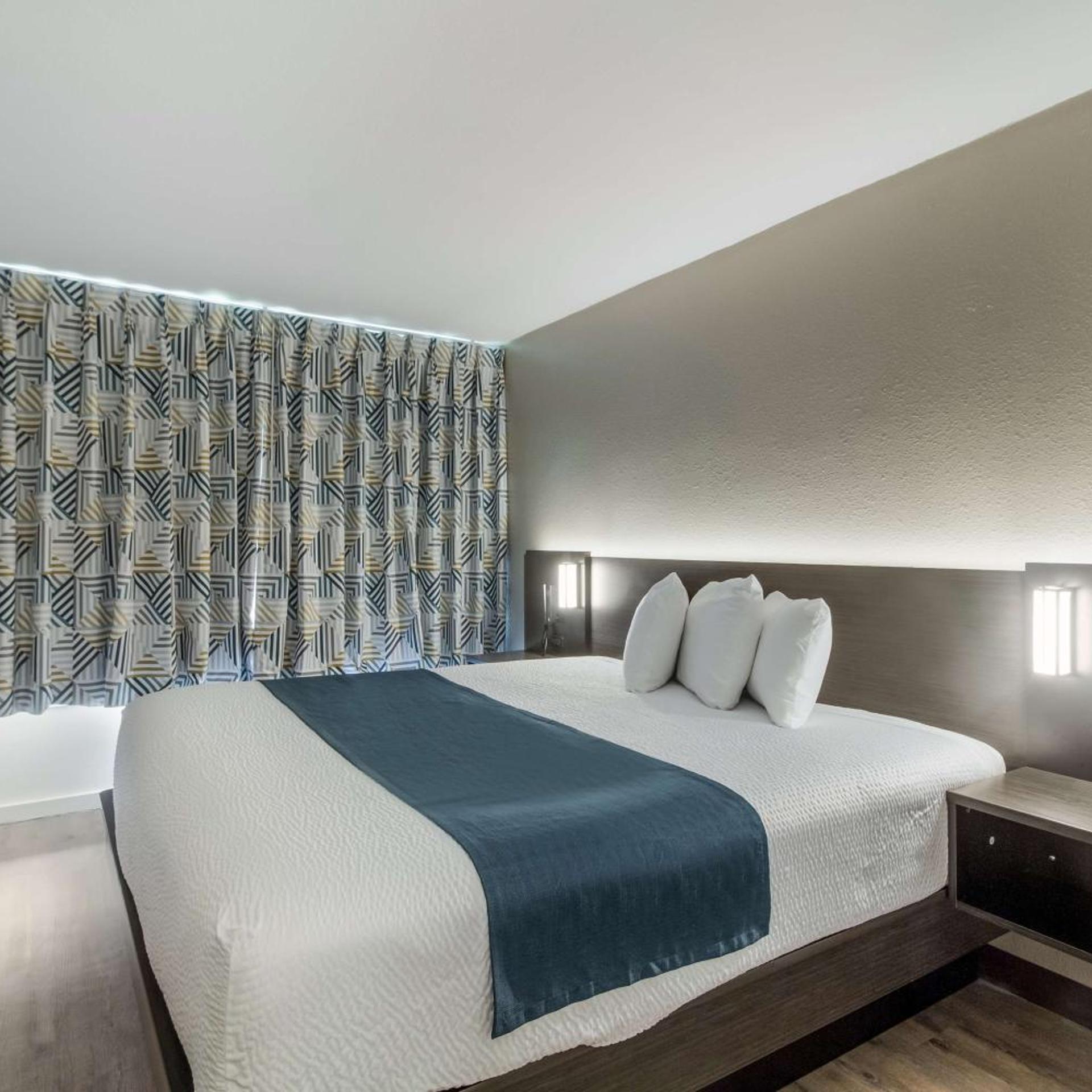 Room, King Bed
