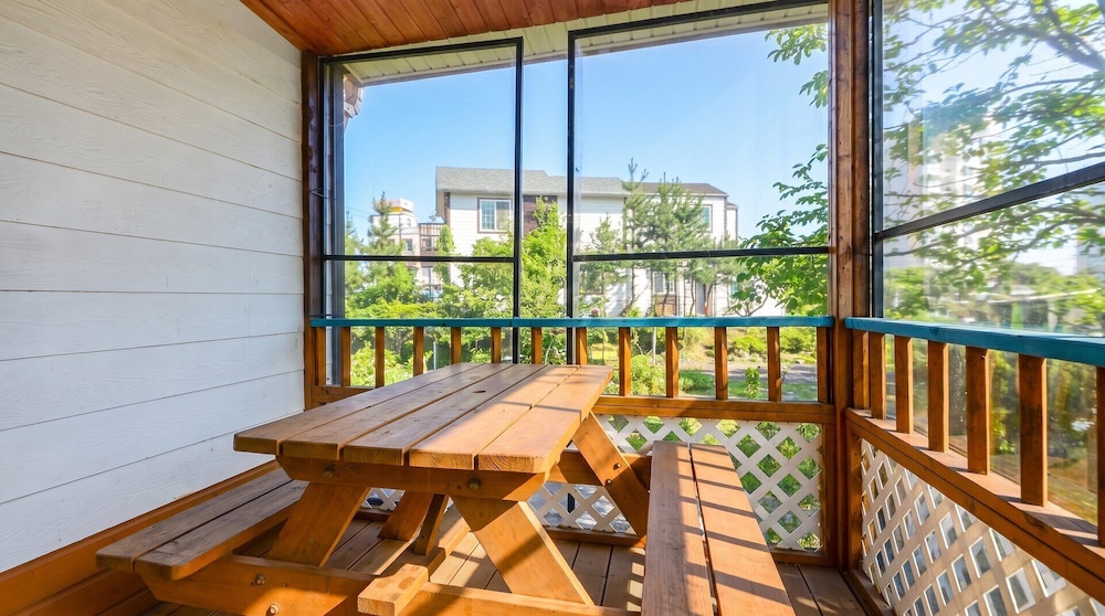 Sokcho Tteurak Pension 32/50