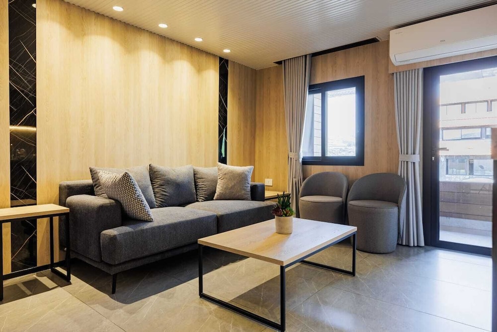 Middle Beach Hotel 36/49