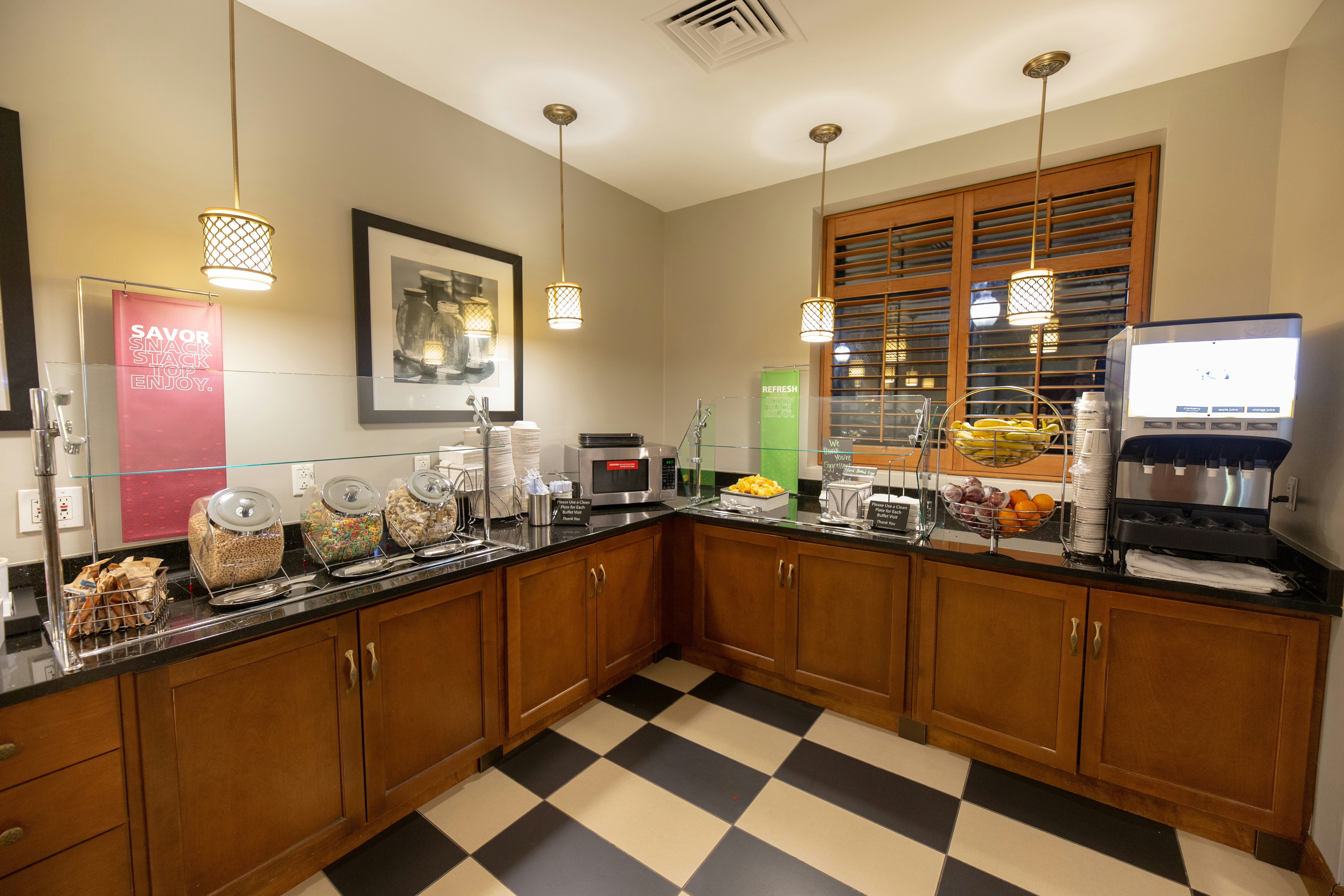 Hampton Inn & Suites Raleigh Cary Lenovo Center 6/52