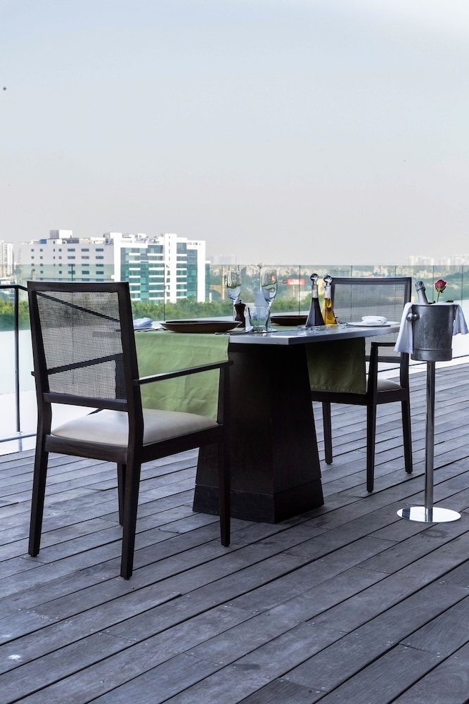 Trident Hyderabad 31/54