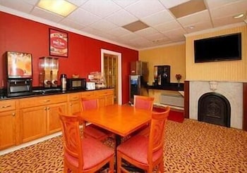 Super 8 by Wyndham Monticello NY 29/45