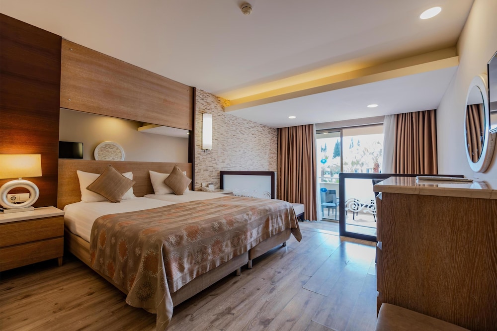 Melas Holiday Village 27/71