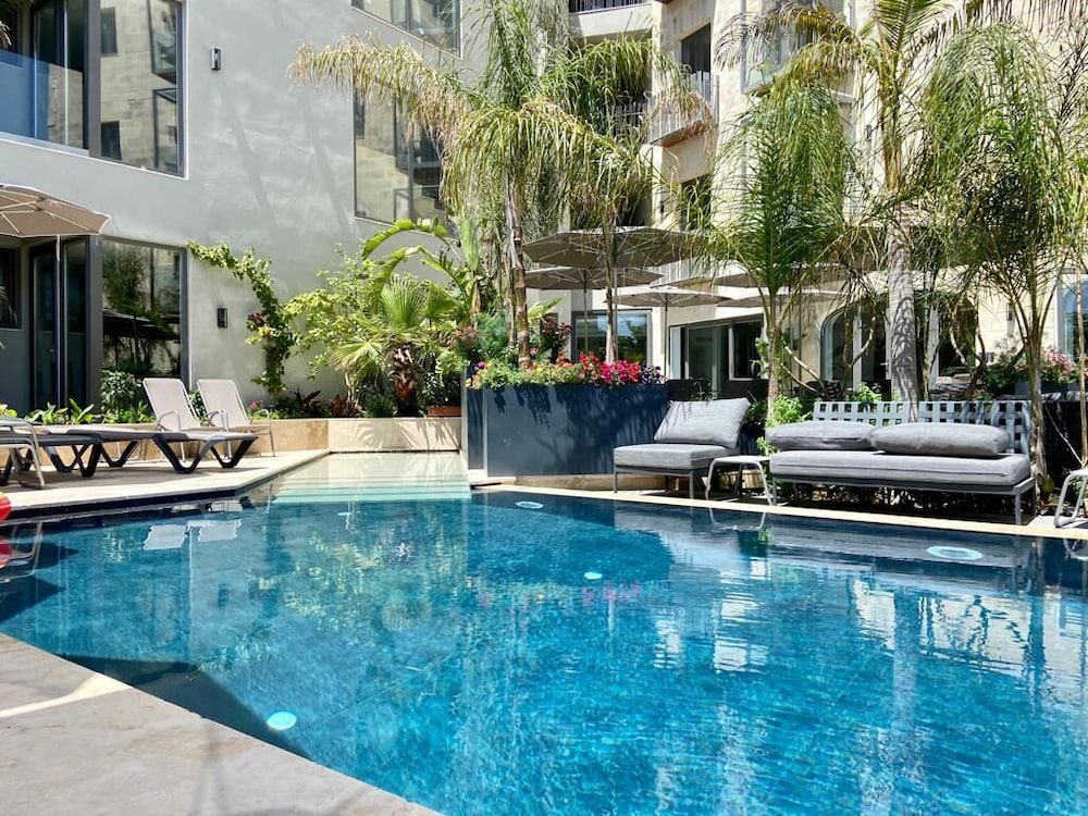 The Village Boutique and Spa 72/72
