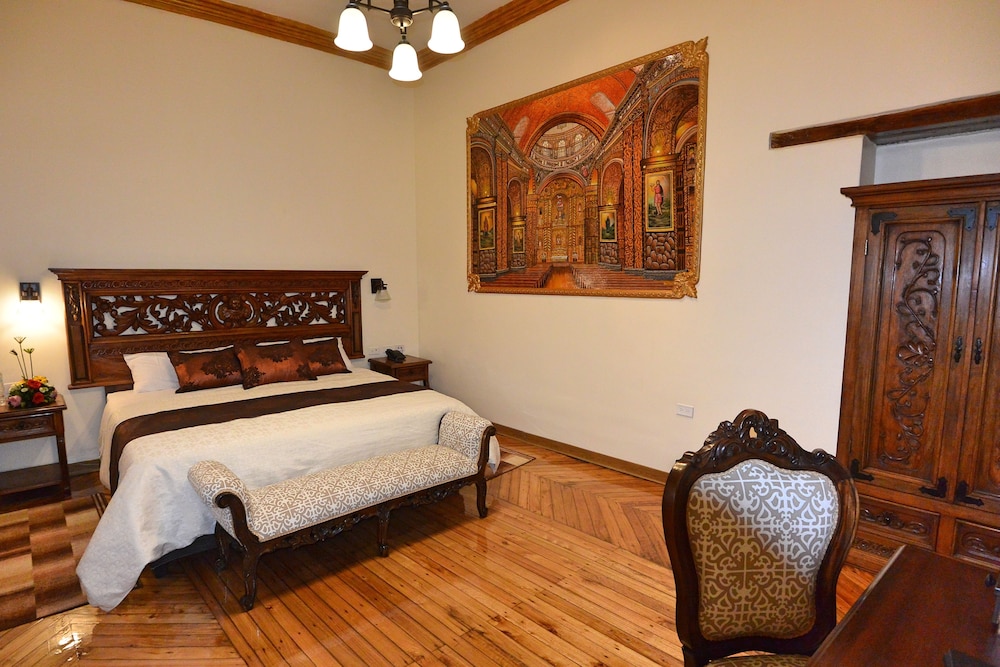 SUPERIOR, KING BED