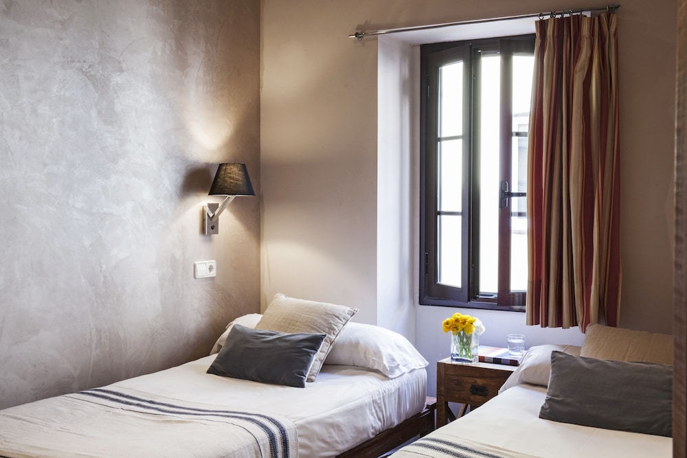 AinB Las Ramblas Guardia Apartments 27/60