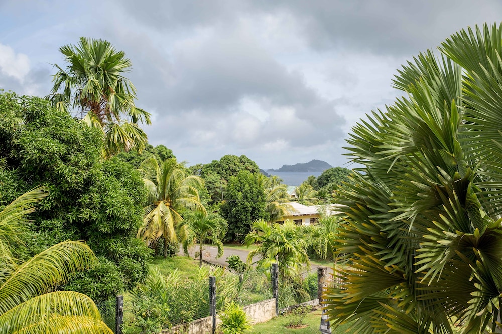 The Orchard Self-Catering Villa 45/50