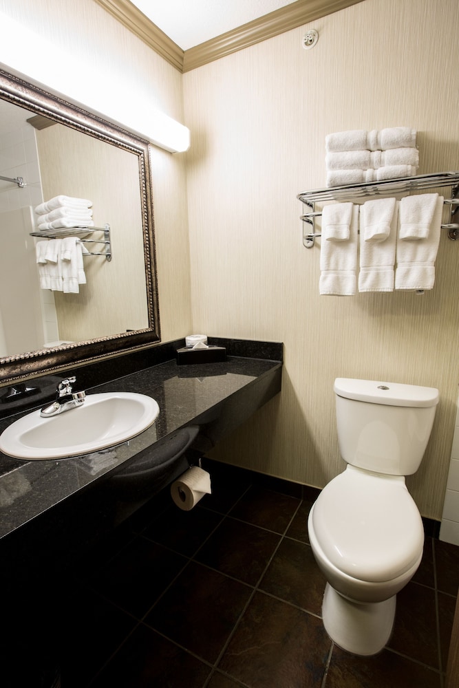جناح بزنس بسرير كينج مع أريكة، Merit Hotel And Suites 5/7