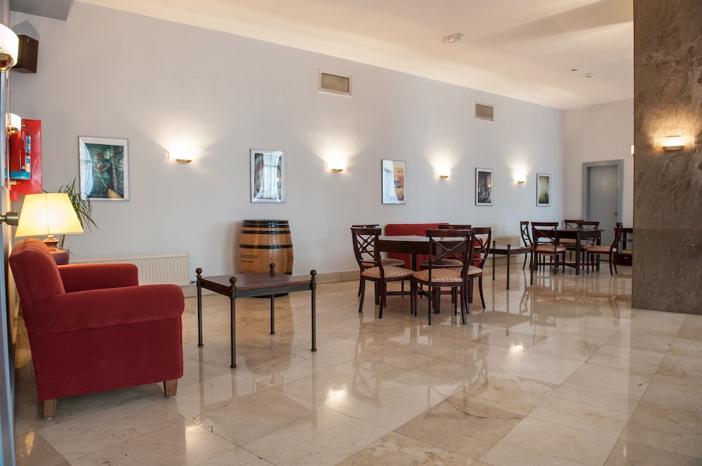 HOTEL UNZAGA PLAZA 58/63